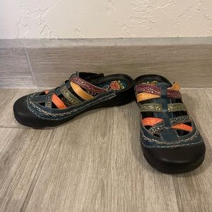 Women’s sandals